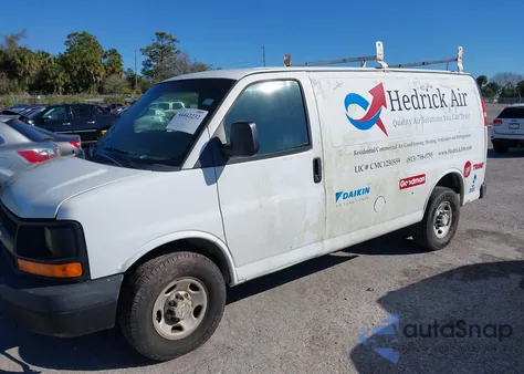 2015 Chevrolet Express 2500 Work Van z USA, uszkodzony, nr VIN 1GCWGFCF6F1128870